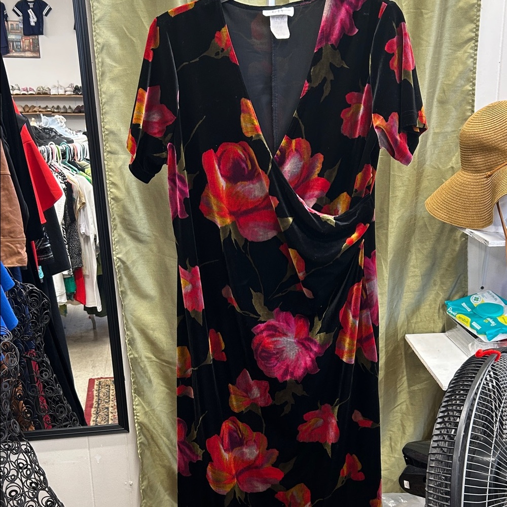Elegant Black and Red Floral Midi Dress